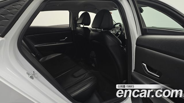 Hyundai AVANTE 2024 — photo 16