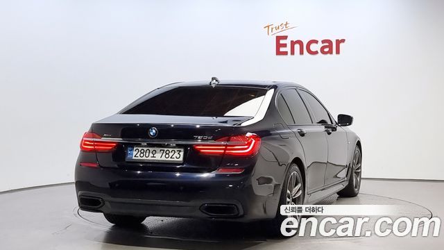 BMW 7-Series 2017 — photo 2