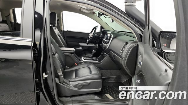 Chevrolet Korea Colorado 2021 — photo 11