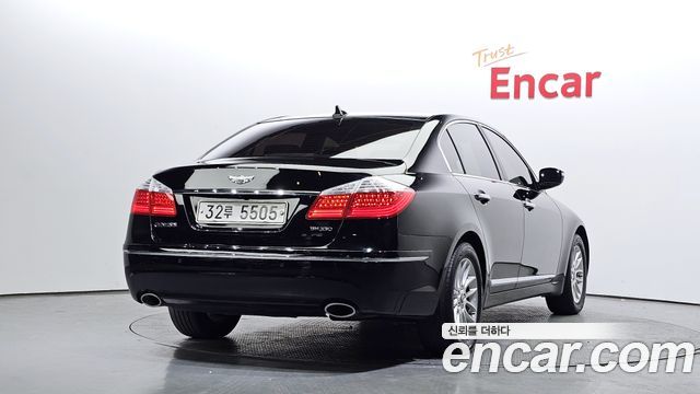 Hyundai Genesis 2010 — photo 2