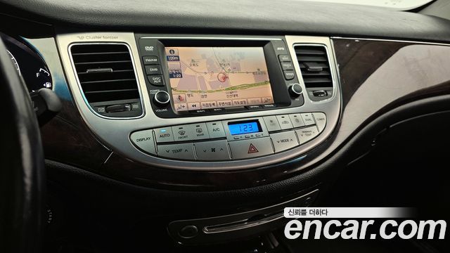 Hyundai Genesis 2010 — photo 14