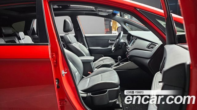 Kia Carens 2016 — photo 10