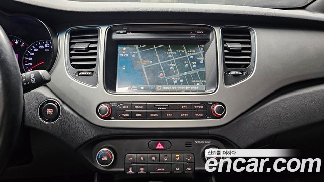 Kia Carens 2016 — photo 14