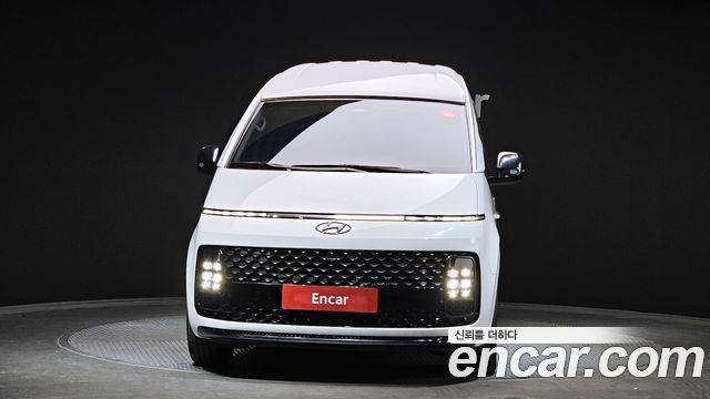 Hyundai Staria 2023 — photo 3