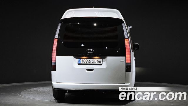 Hyundai Staria 2023 — photo 4
