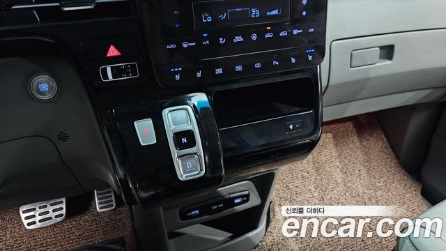 Hyundai Staria 2023 — photo 9