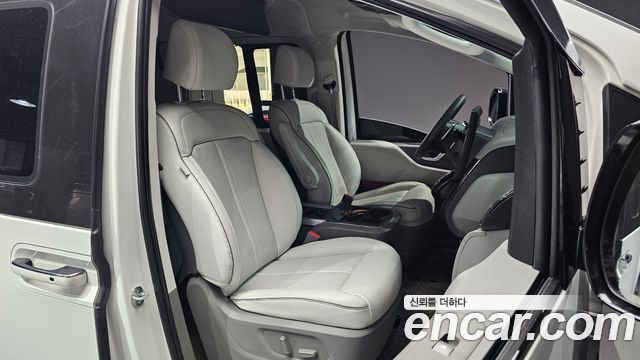 Hyundai Staria 2023 — photo 10