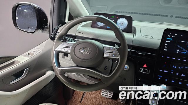 Hyundai Staria 2023 — photo 13