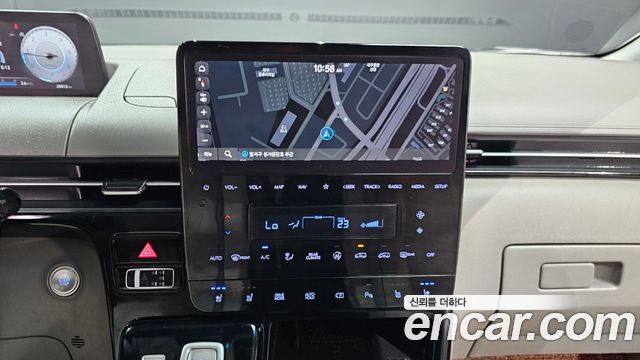 Hyundai Staria 2023 — photo 14