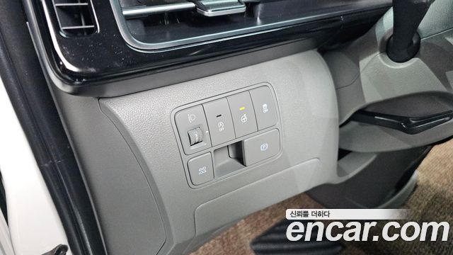 Hyundai Staria 2023 — photo 16