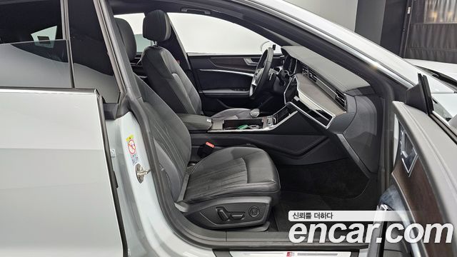 Audi A7 2023 — photo 10
