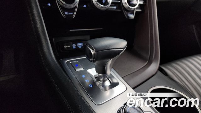 Genesis G70 2020 — photo 9