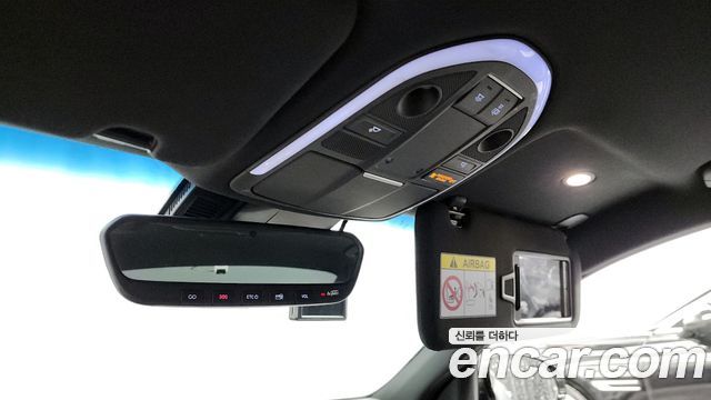 Genesis G70 2020 — photo 17