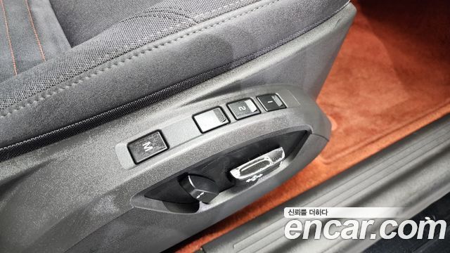 Volvo C30 2011 — photo 18