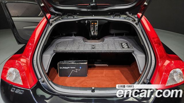 Volvo C30 2011 — photo 20
