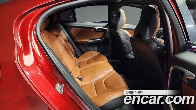 Volvo S60 2014 — photo 11