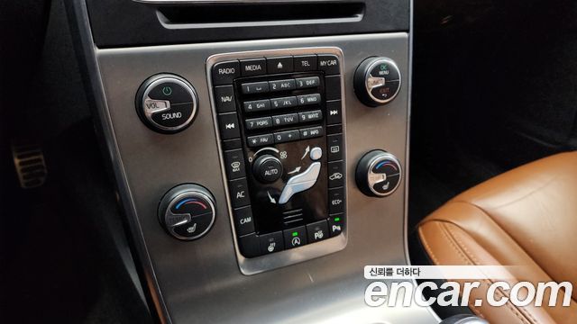 Volvo S60 2014 — photo 17