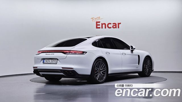 Porsche Panamera 2022 — photo 2