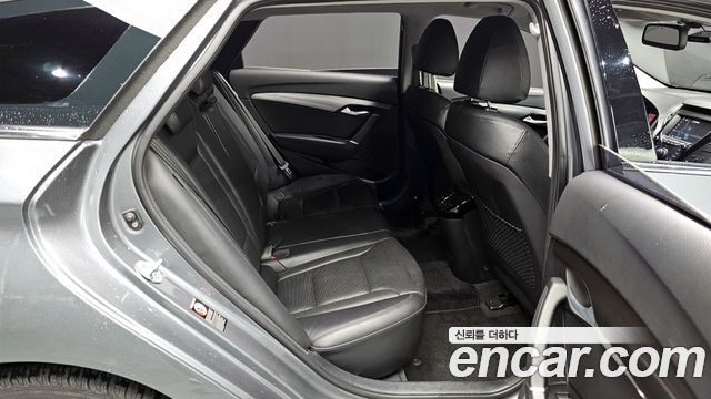 Hyundai i40 2018 — photo 12
