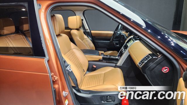 Land Rover Discovery 2018 — photo 11