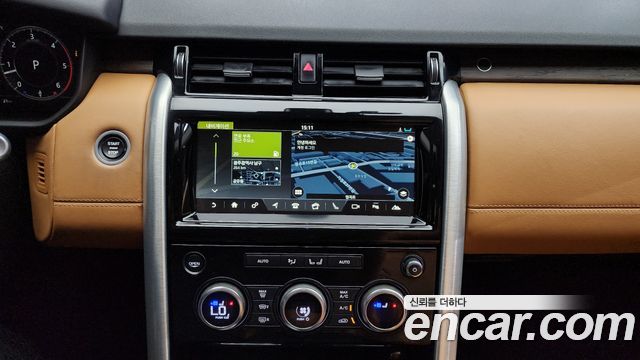 Land Rover Discovery 2018 — photo 14