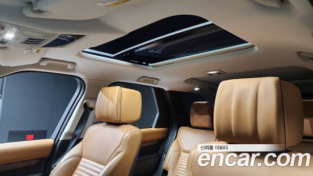 Land Rover Discovery 2018 — photo 18