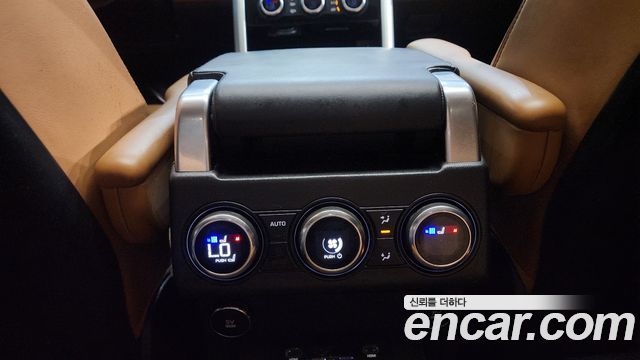 Land Rover Discovery 2018 — photo 19