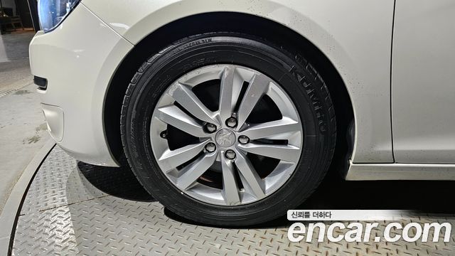 Peugeot 308 2014 — photo 5