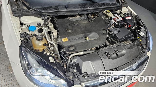 Peugeot 308 2014 — photo 6