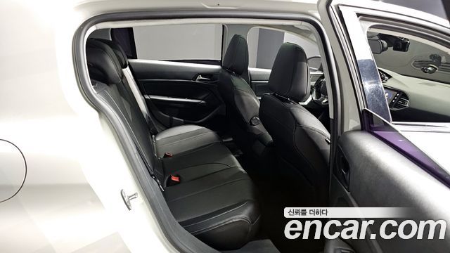 Peugeot 308 2014 — photo 12