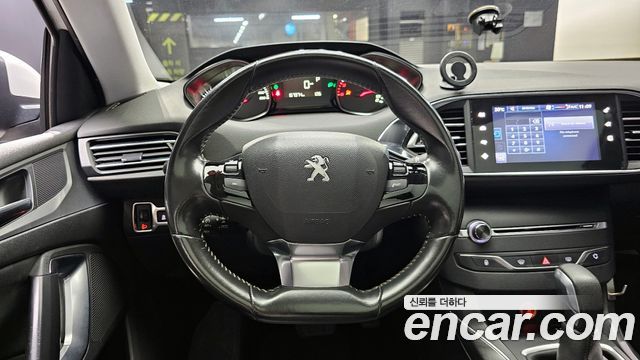 Peugeot 308 2014 — photo 13