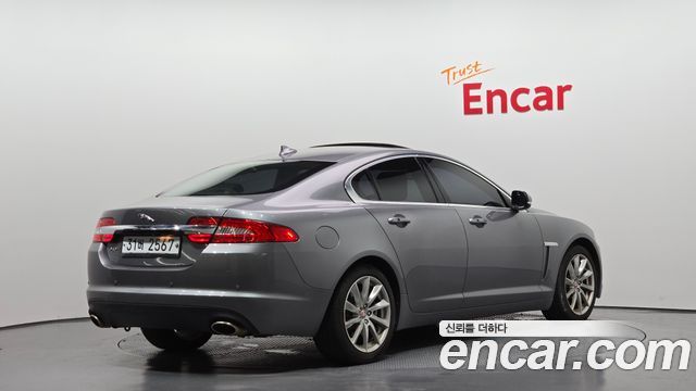 Jaguar XF 2013 — photo 2
