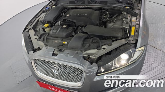 Jaguar XF 2013 — photo 6