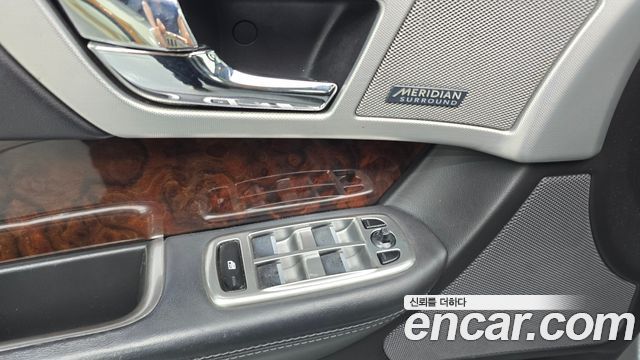 Jaguar XF 2013 — photo 19