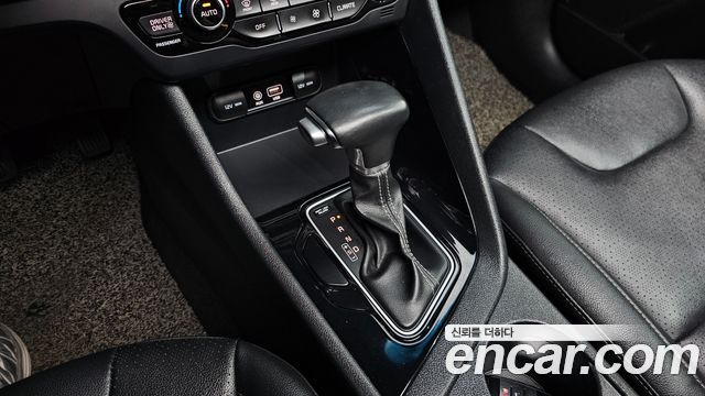 Kia Niro 2018 — photo 9