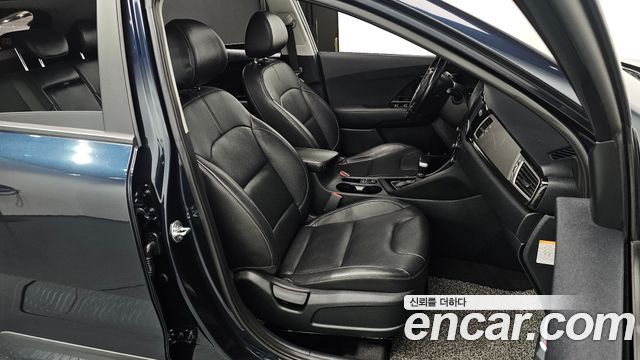 Kia Niro 2018 — photo 10