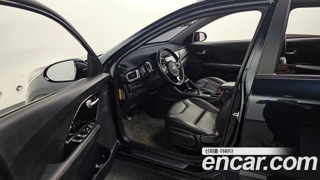 Kia Niro 2018 — photo 11