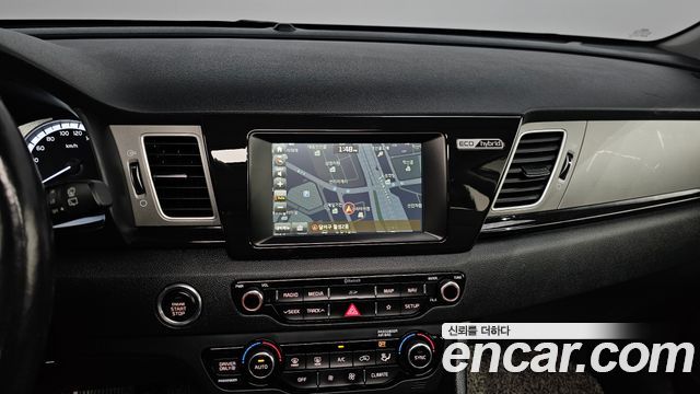 Kia Niro 2018 — photo 15