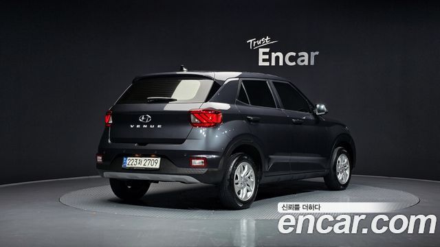 Hyundai Venue 2021 — photo 2