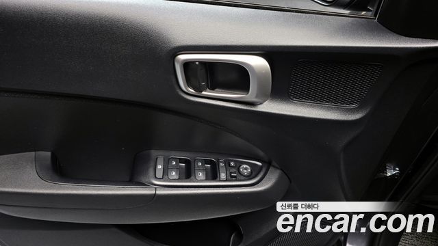 Hyundai Venue 2021 — photo 18