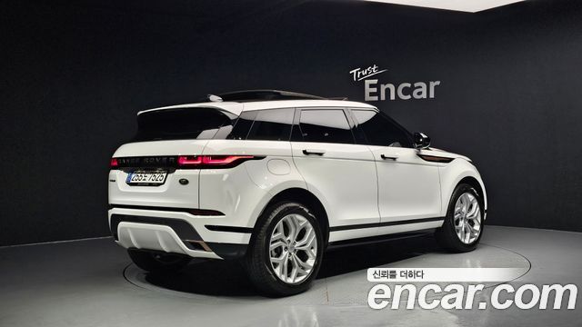 Land Rover Range Rover Evoque 2023 — photo 2