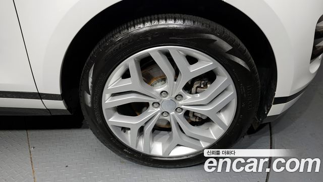 Land Rover Range Rover Evoque 2023 — photo 5