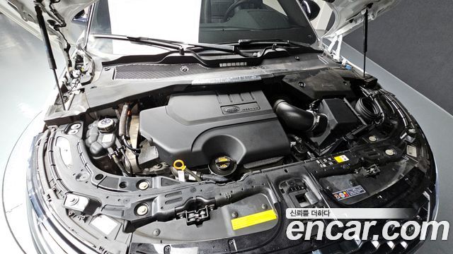 Land Rover Range Rover Evoque 2023 — photo 6