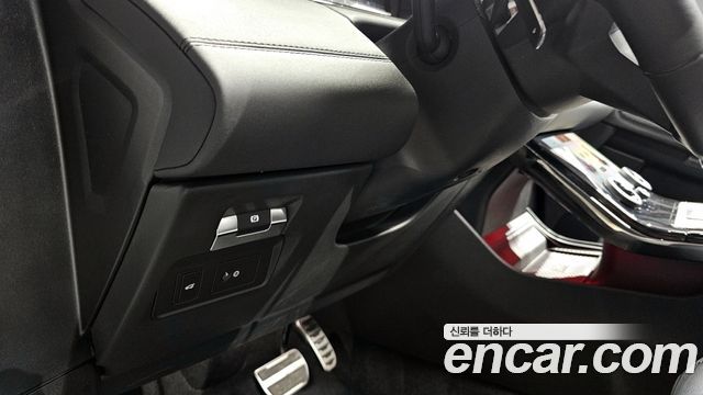 Land Rover Range Rover Evoque 2023 — photo 13