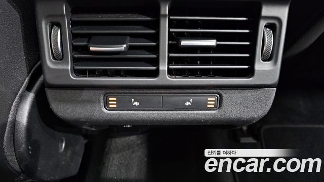 Land Rover Range Rover Evoque 2023 — photo 19