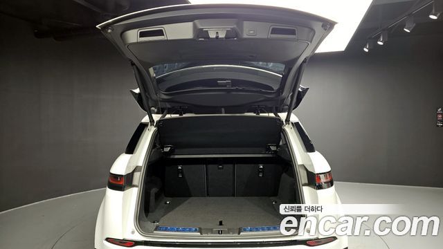 Land Rover Range Rover Evoque 2023 — photo 20