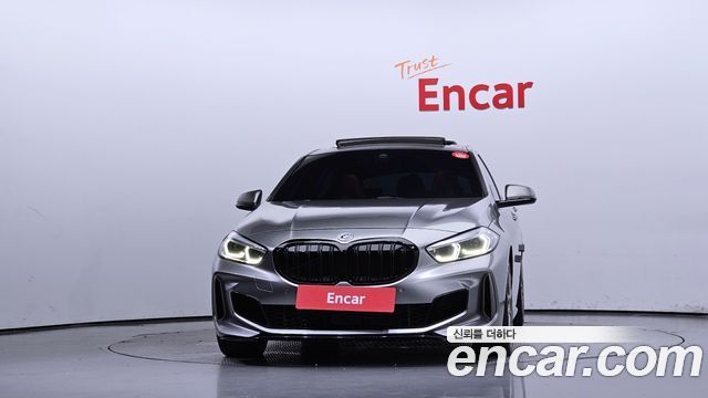 BMW 1-Series 2023 — photo 3