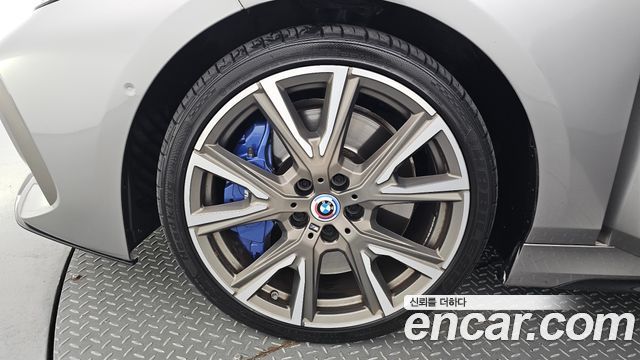 BMW 1-Series 2023 — photo 5