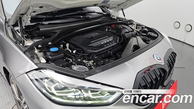BMW 1-Series 2023 — photo 6