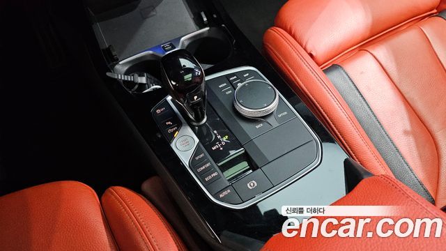 BMW 1-Series 2023 — photo 9